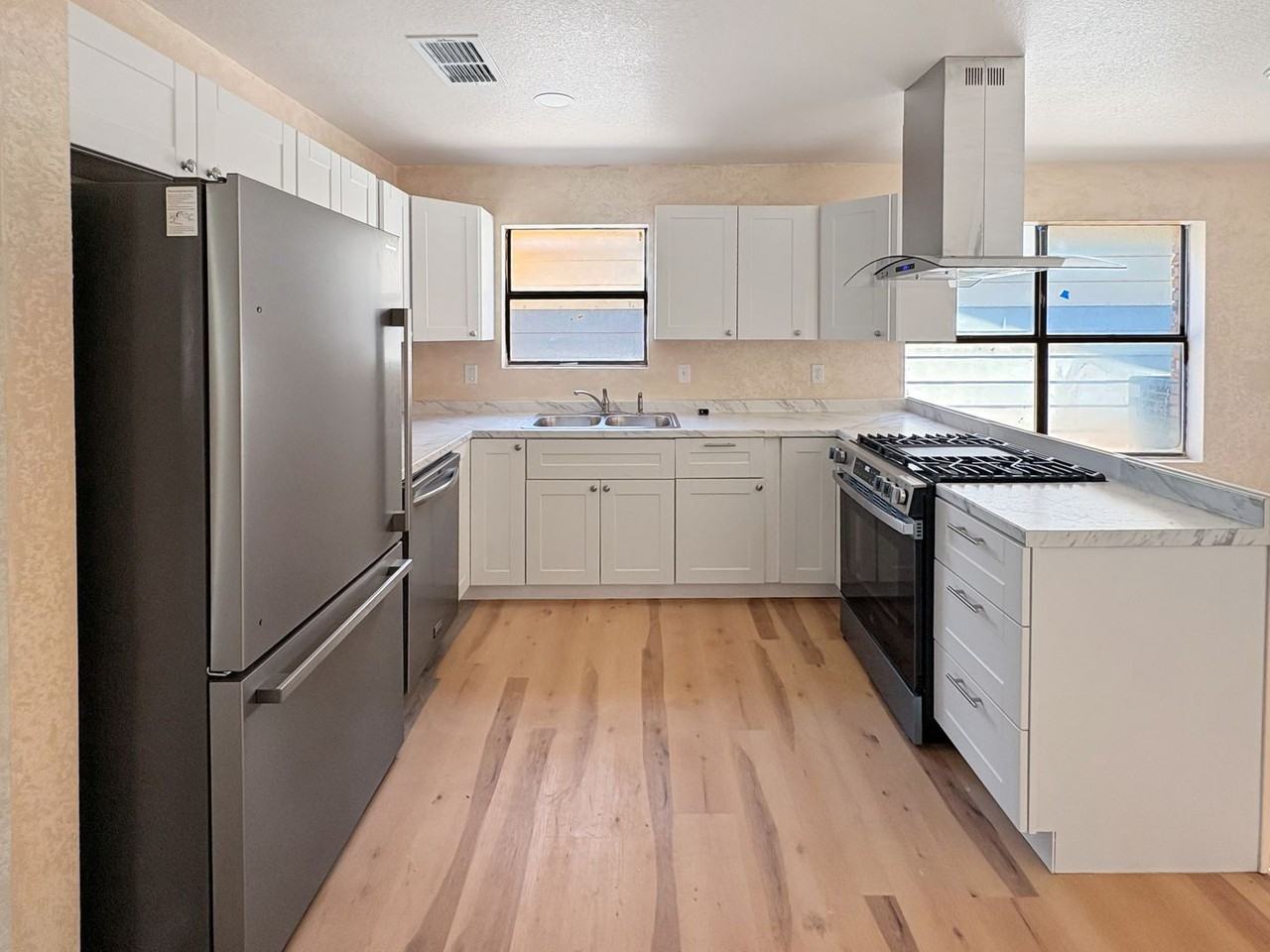 3521 Camino Real - Photo 5 of 11