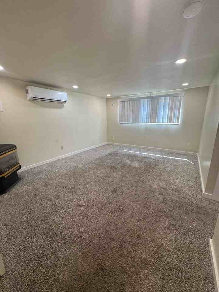 1509 S 1220 W - Photo 4 of 15