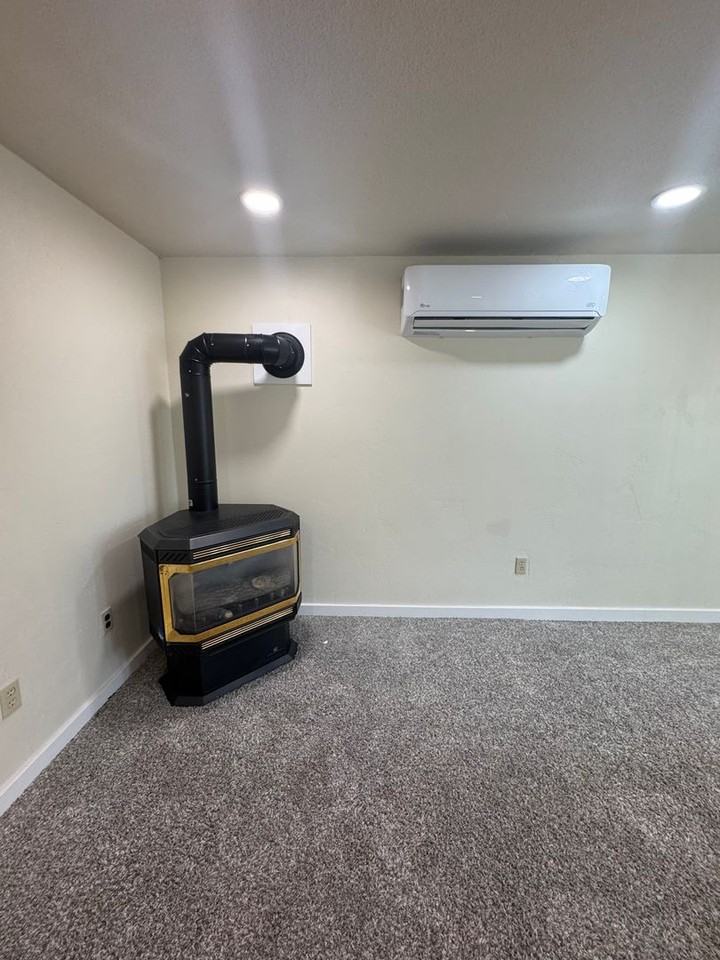 1509 S 1220 W - Photo 5 of 15