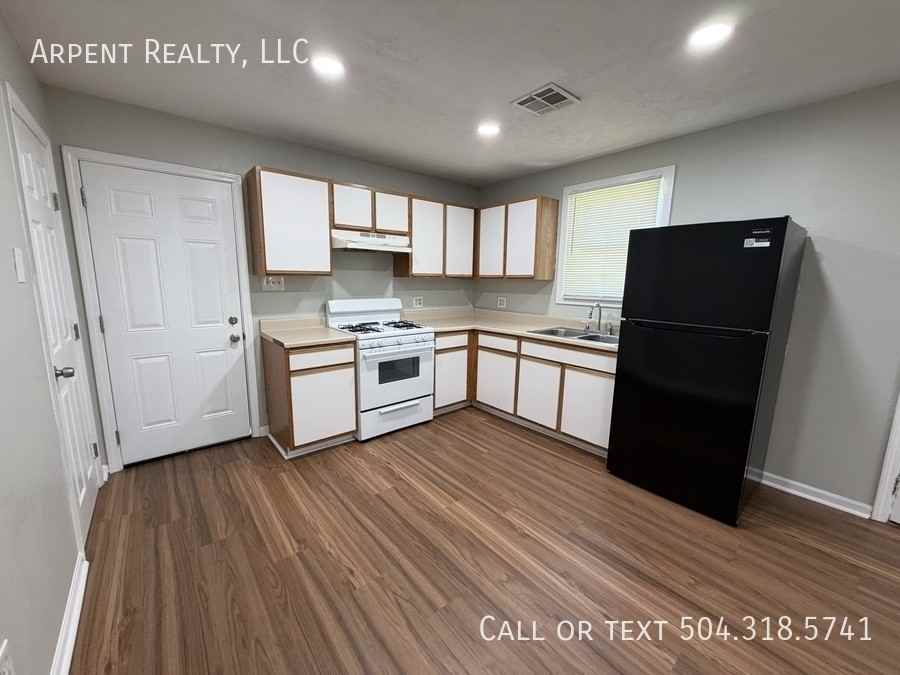 2501 Delille St - Photo 4 of 18