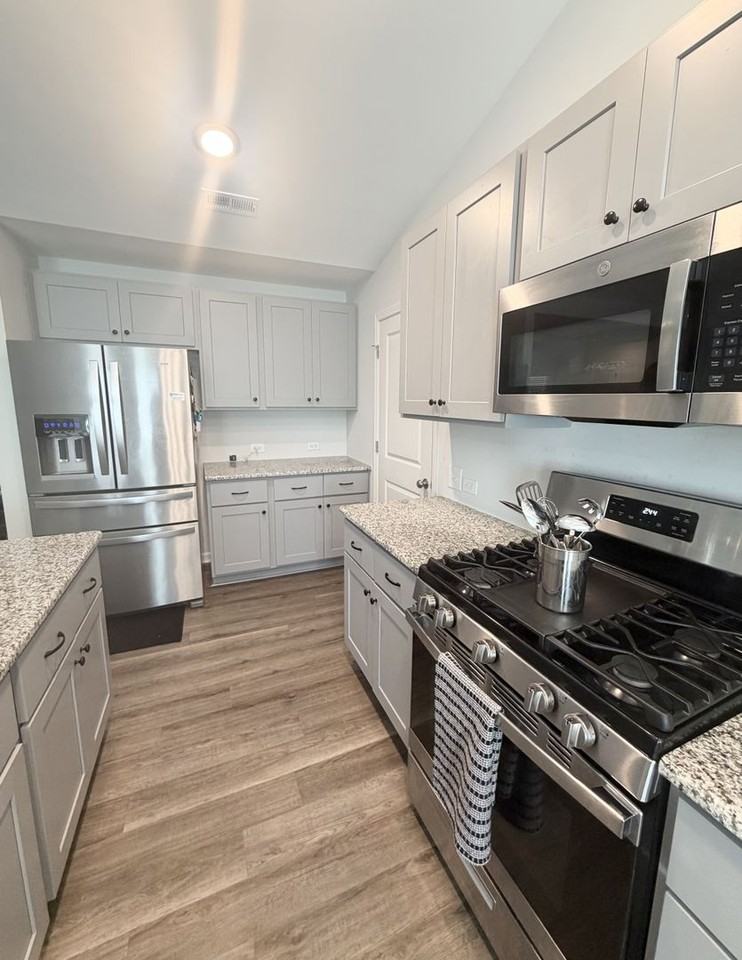 4036 Shire St - Photo 7 of 14