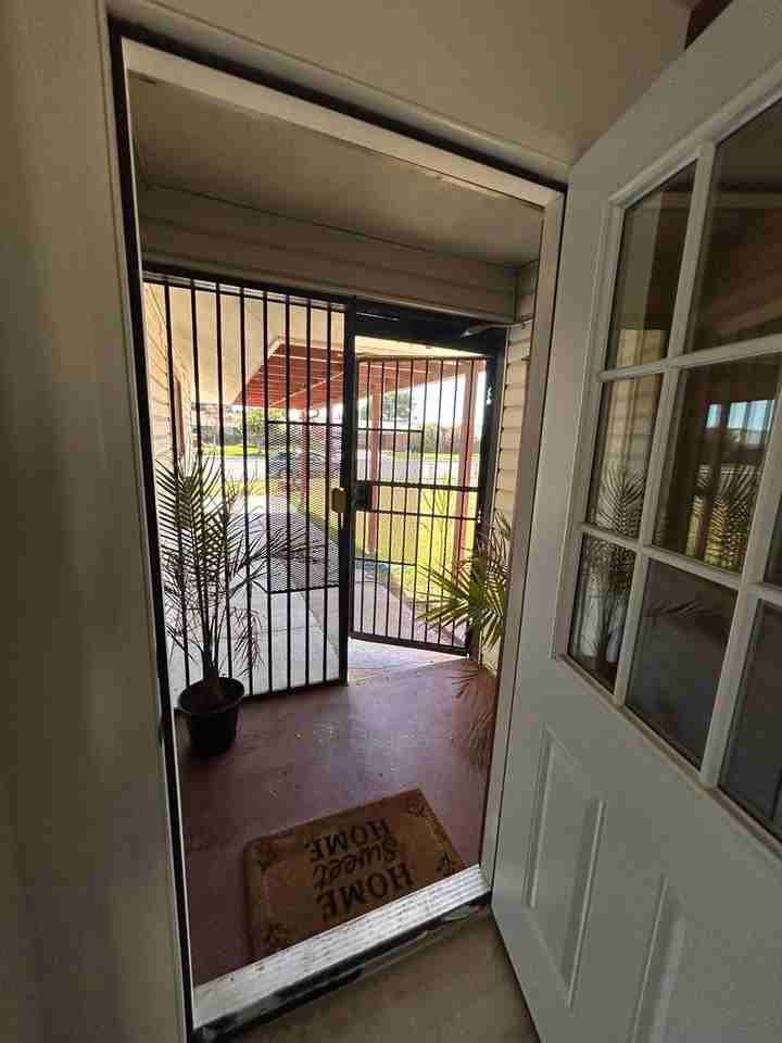 25 Linda Ln - Photo 2 of 16