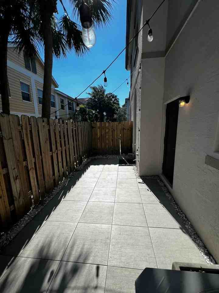 542 Sw 19th Ter - Photo 6 of 18