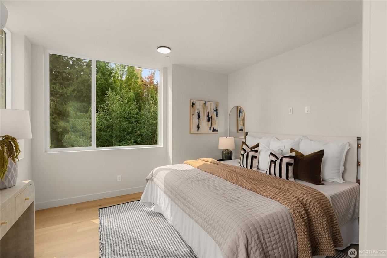3404 E Spring St - Photo 6 of 18