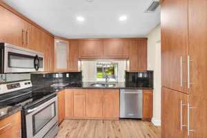 featured image of 10723 Nw 10th St