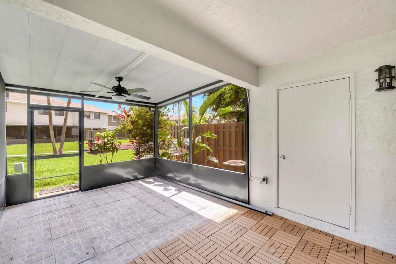 10723 Nw 10th St #TH - Photo 4 of 15