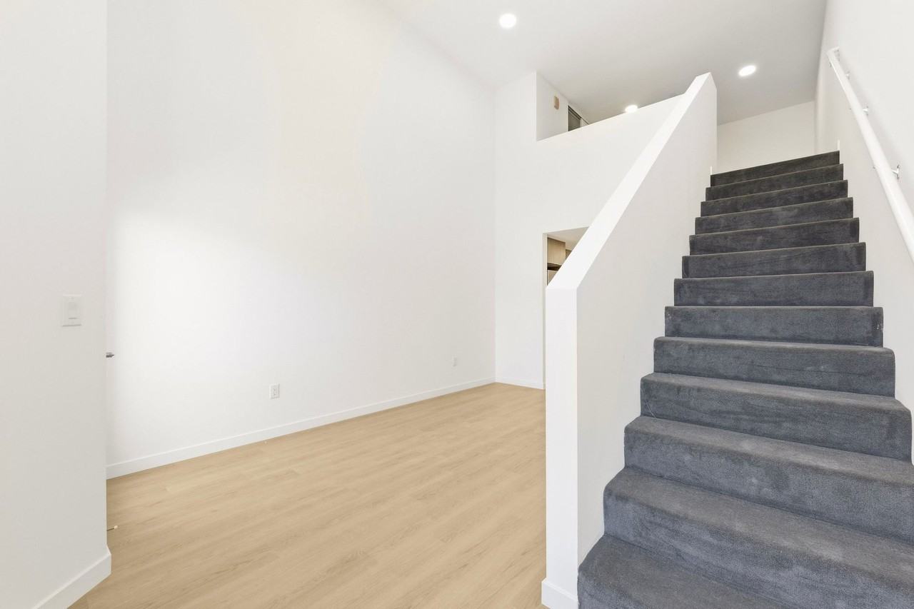 Goldilocks Apartments - Photo 4 of 26