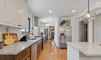 featured image of 1418 Glencoe St