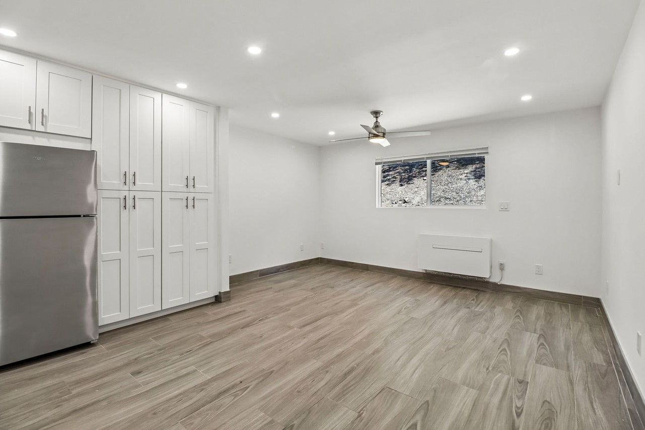 445 Garrison St #02 - Photo 4 of 42