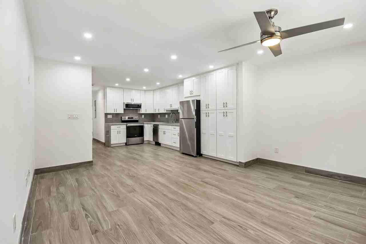 445 Garrison St #03 - Photo 5 of 42