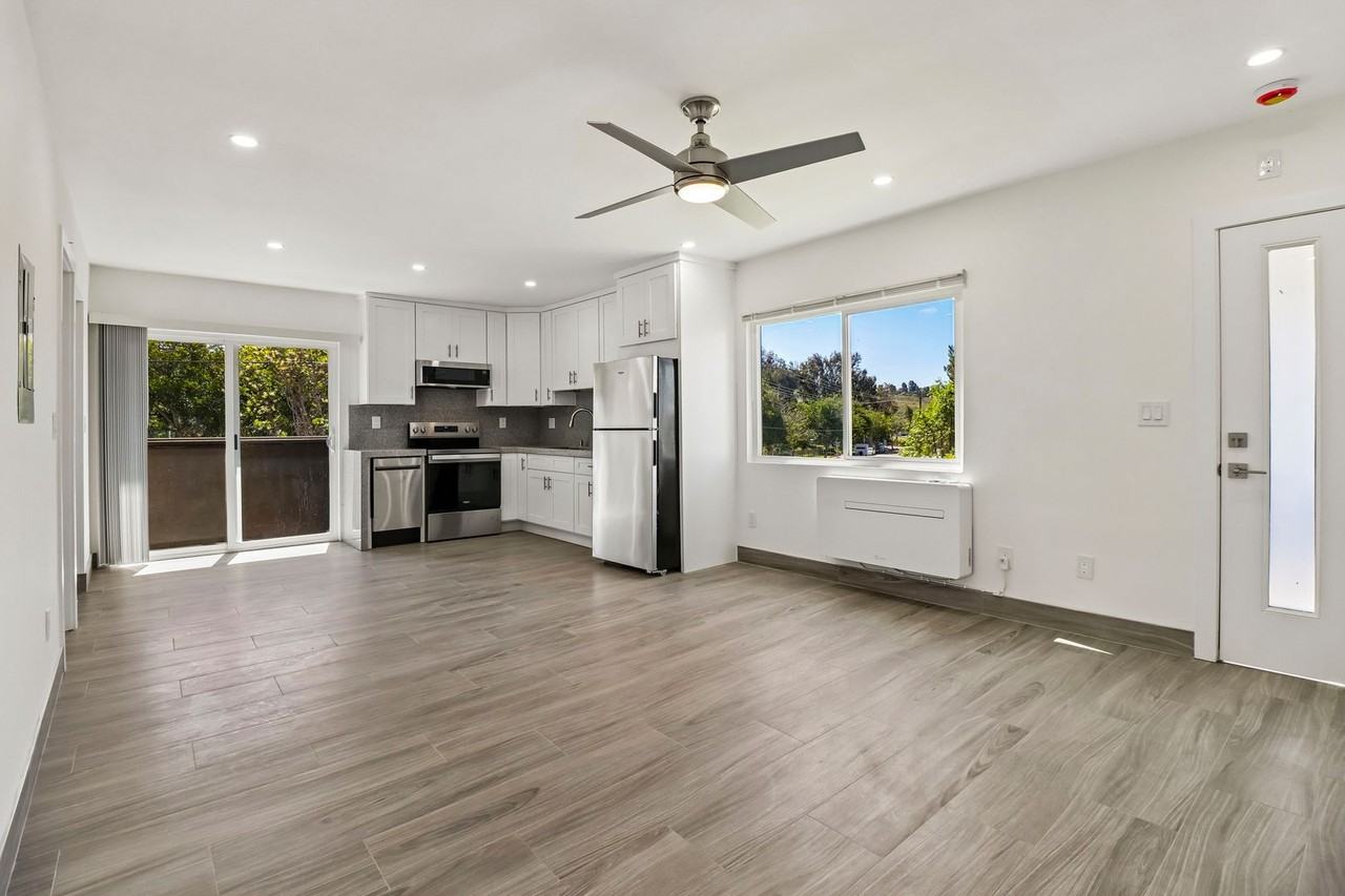 445 Garrison St #31 - Photo 5 of 35