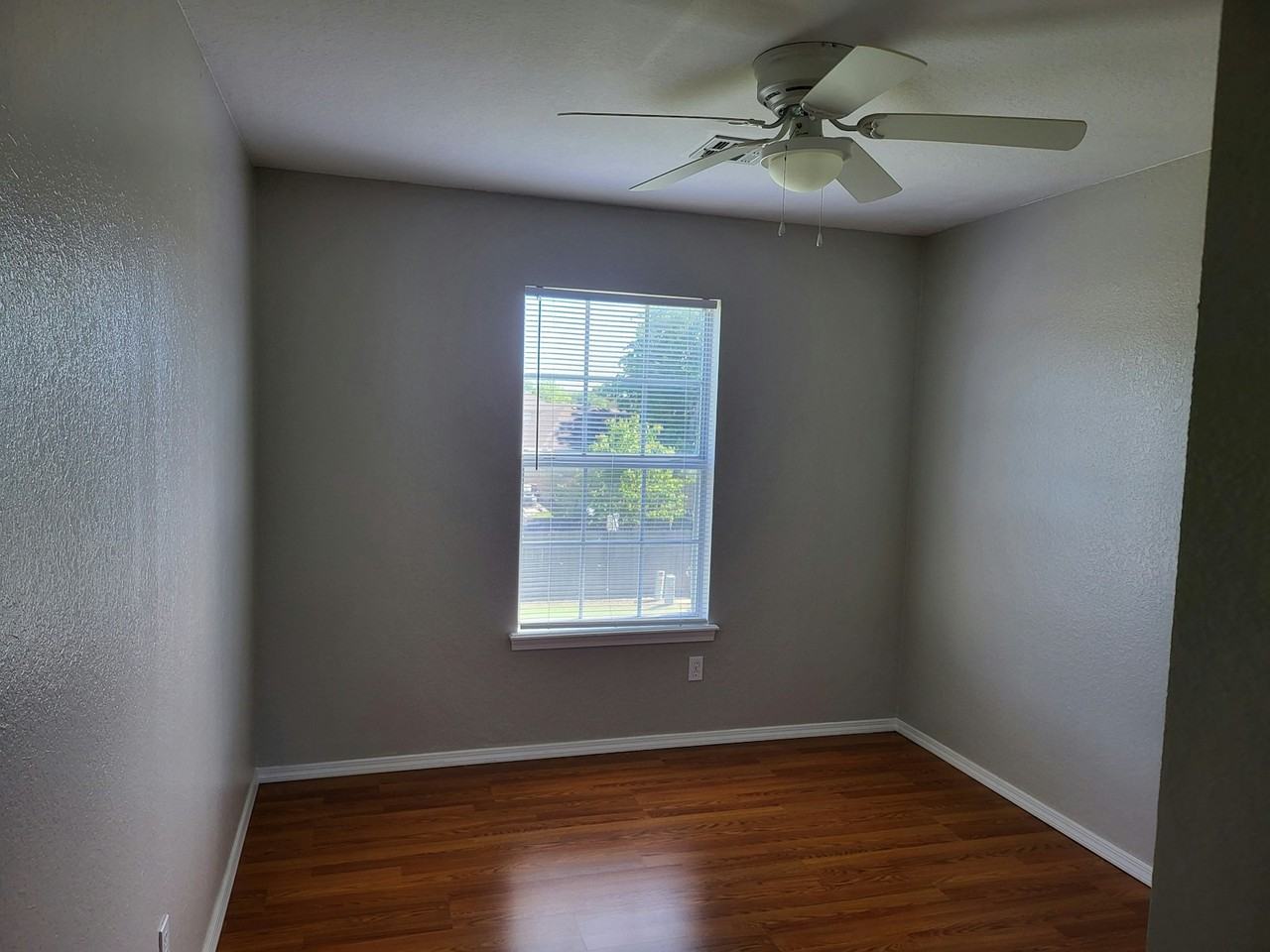 1205 W Richmond St - Photo 6 of 7