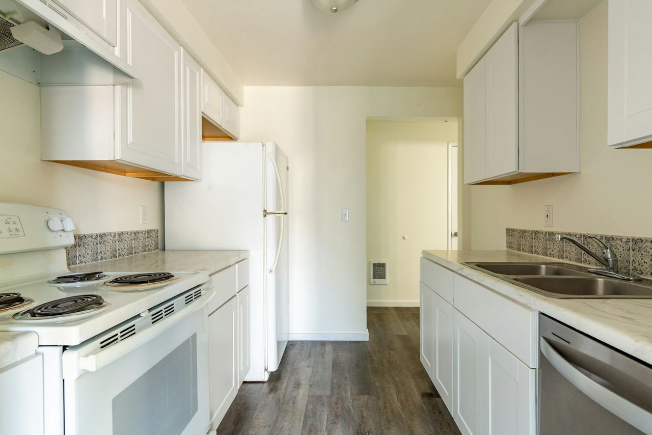 3653 47th Avenue Northeast, Unit B - Photo 2 of 12