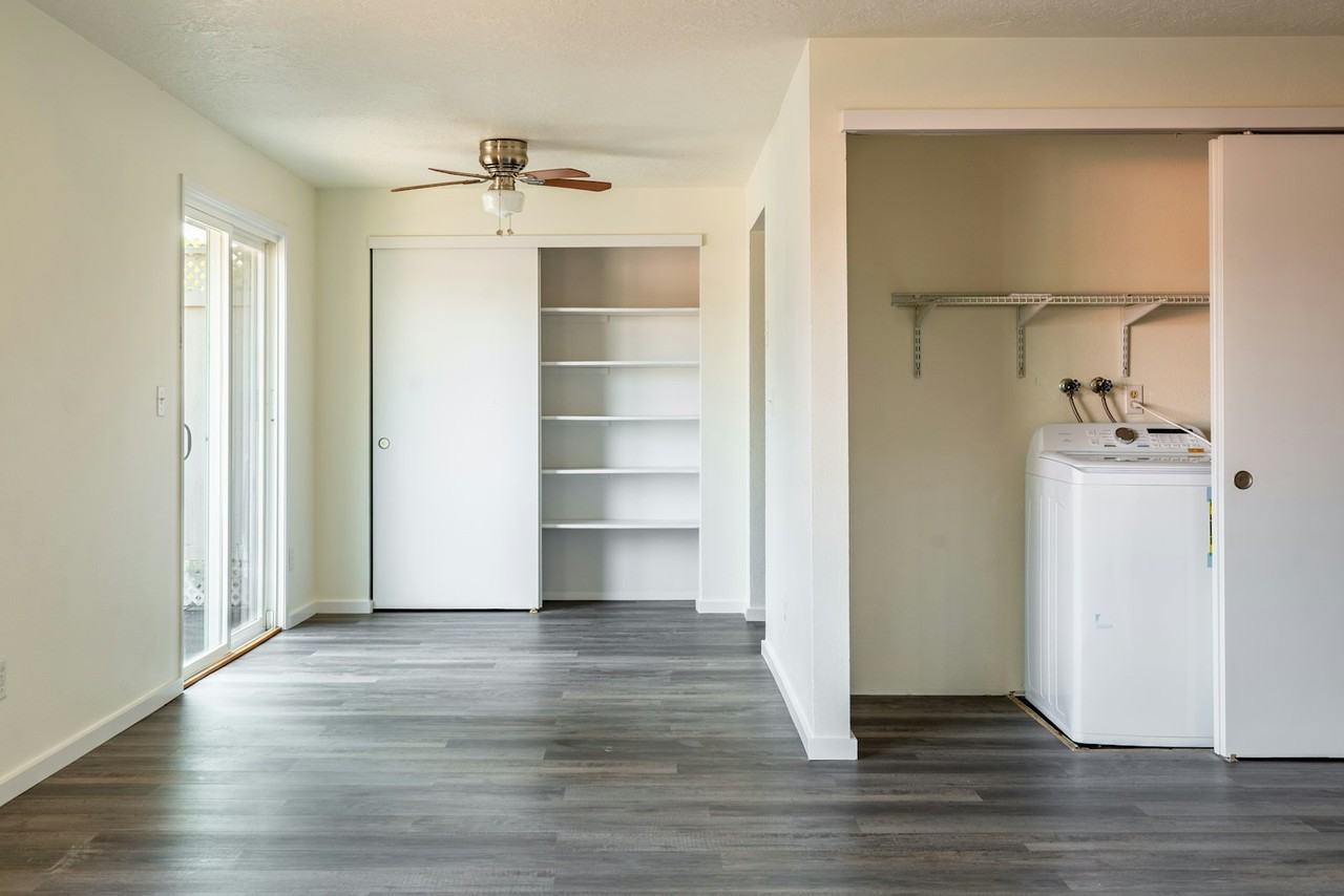 3653 47th Avenue Northeast, Unit B - Photo 6 of 12
