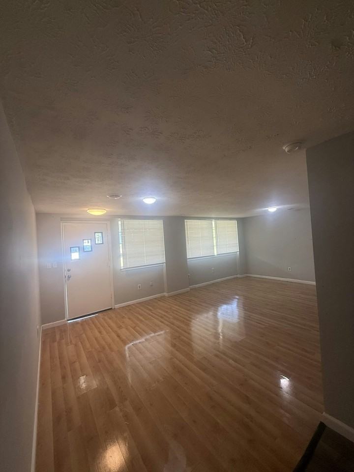 1225 Buckley Ave - Photo 6 of 29