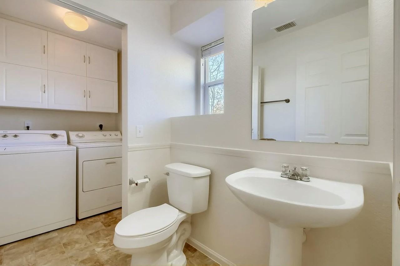 19014 E 57TH PL ,Unit C, Unit C - Photo 3 of 17