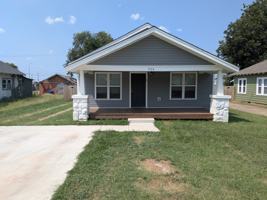 featured image of 924 E Walnut St #1