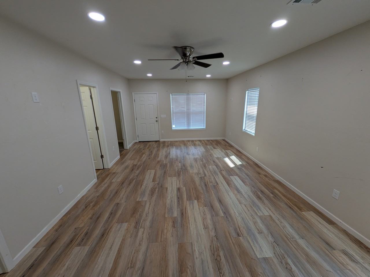 924 E Walnut St #1 - Photo 3 of 20