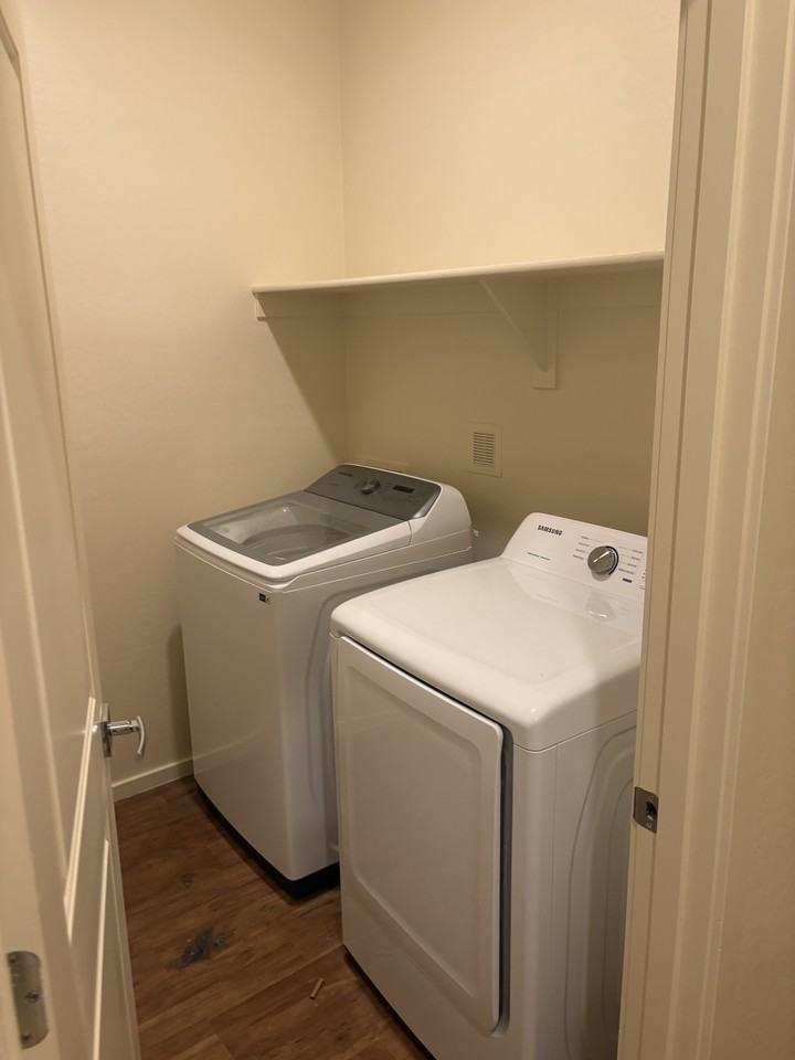 2321 E Hidalgo Ave #1 - Photo 2 of 8
