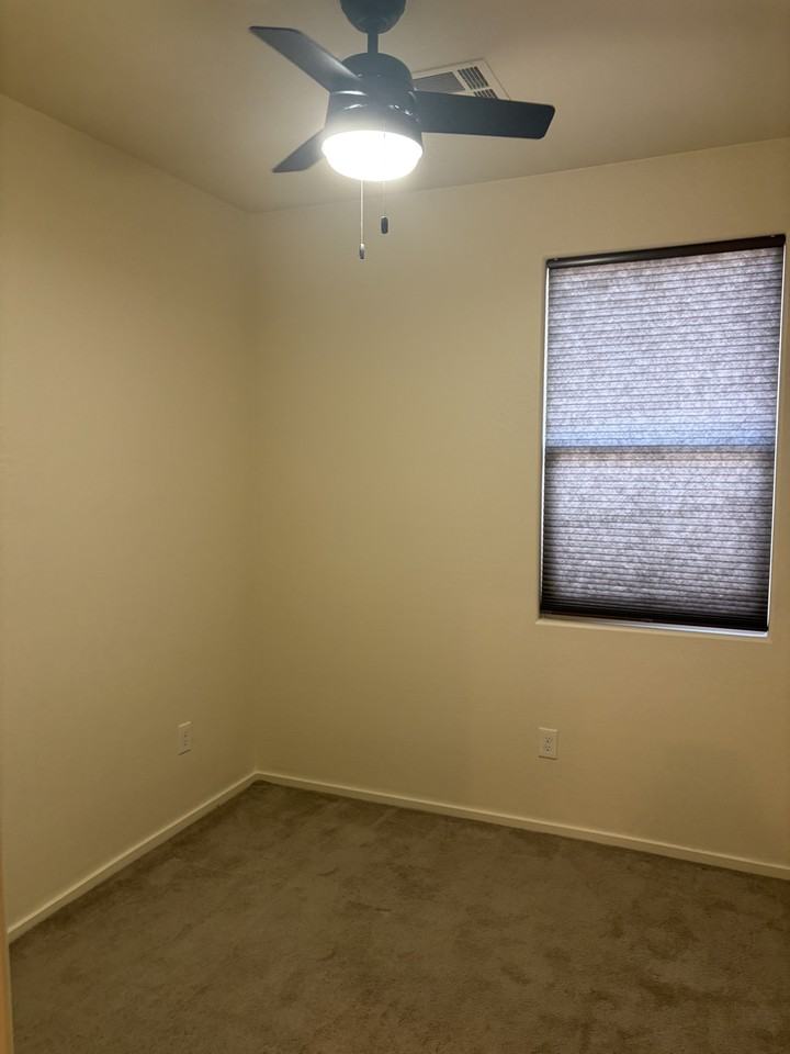 2321 E Hidalgo Ave #1 - Photo 4 of 8