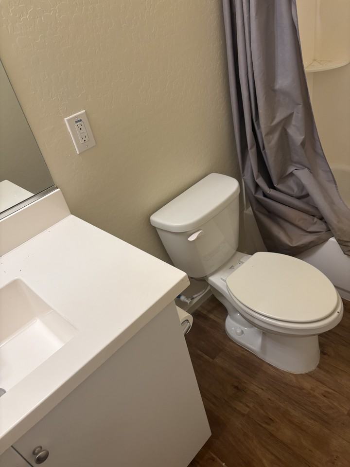 2321 E Hidalgo Ave #1 - Photo 6 of 8