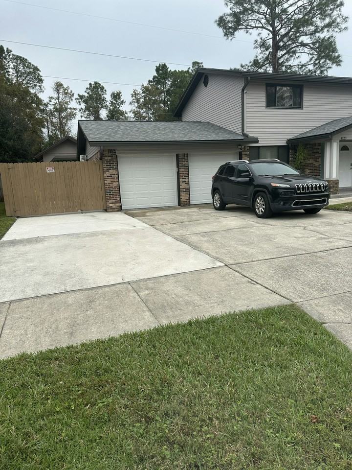 4123 Lazy Hollow Ln N - Photo 3 of 26