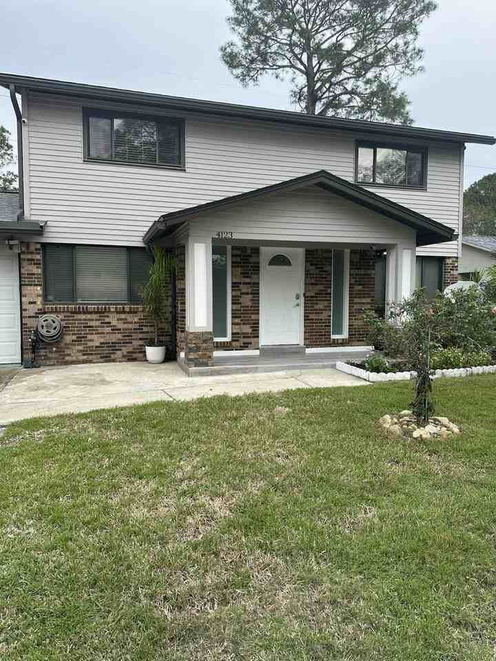 4123 Lazy Hollow Ln N - Photo 4 of 26
