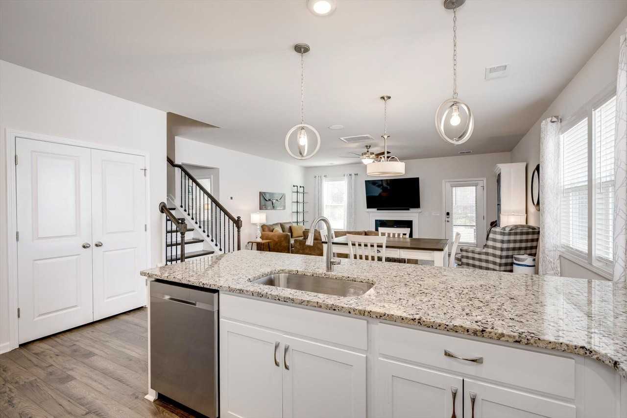 6170 High Top Ln - Photo 6 of 38