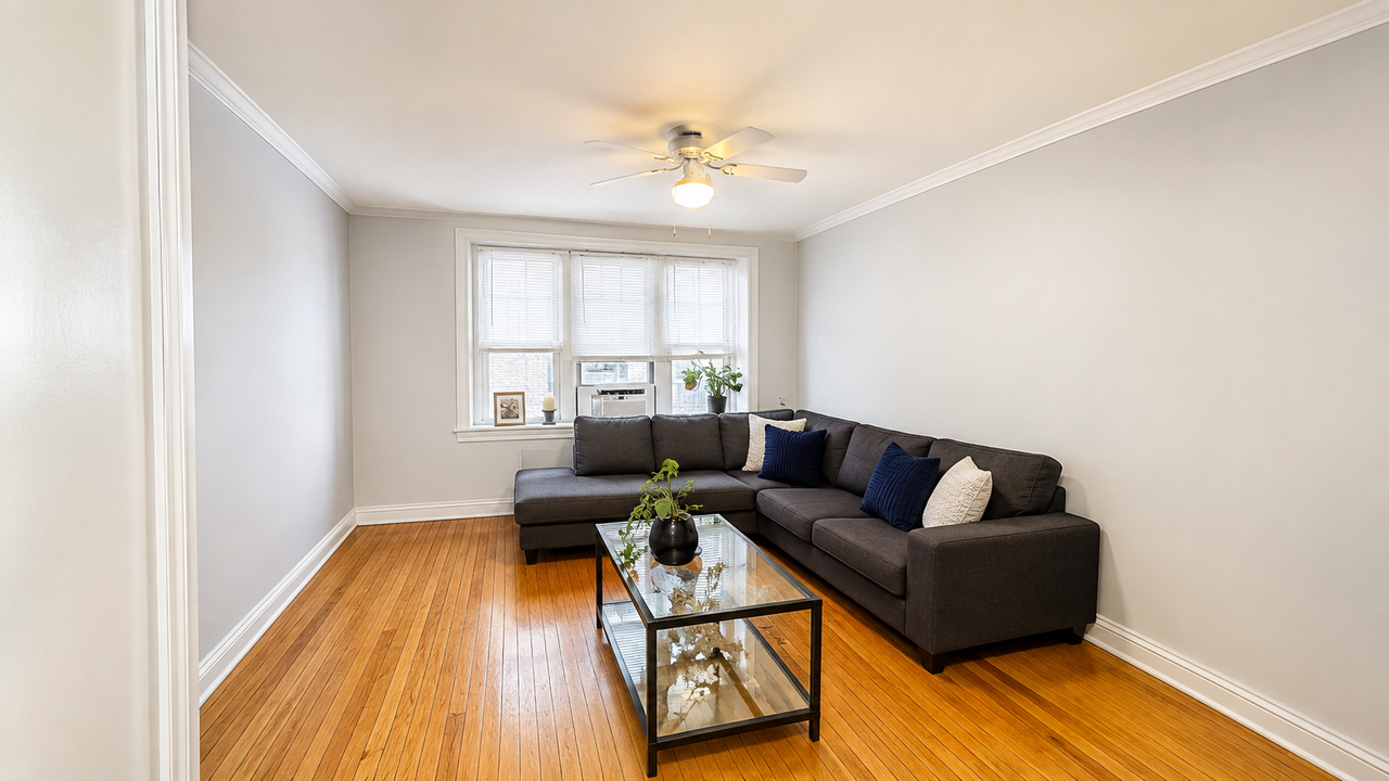 2332 W Addison St #J2 - Photo 2 of 7