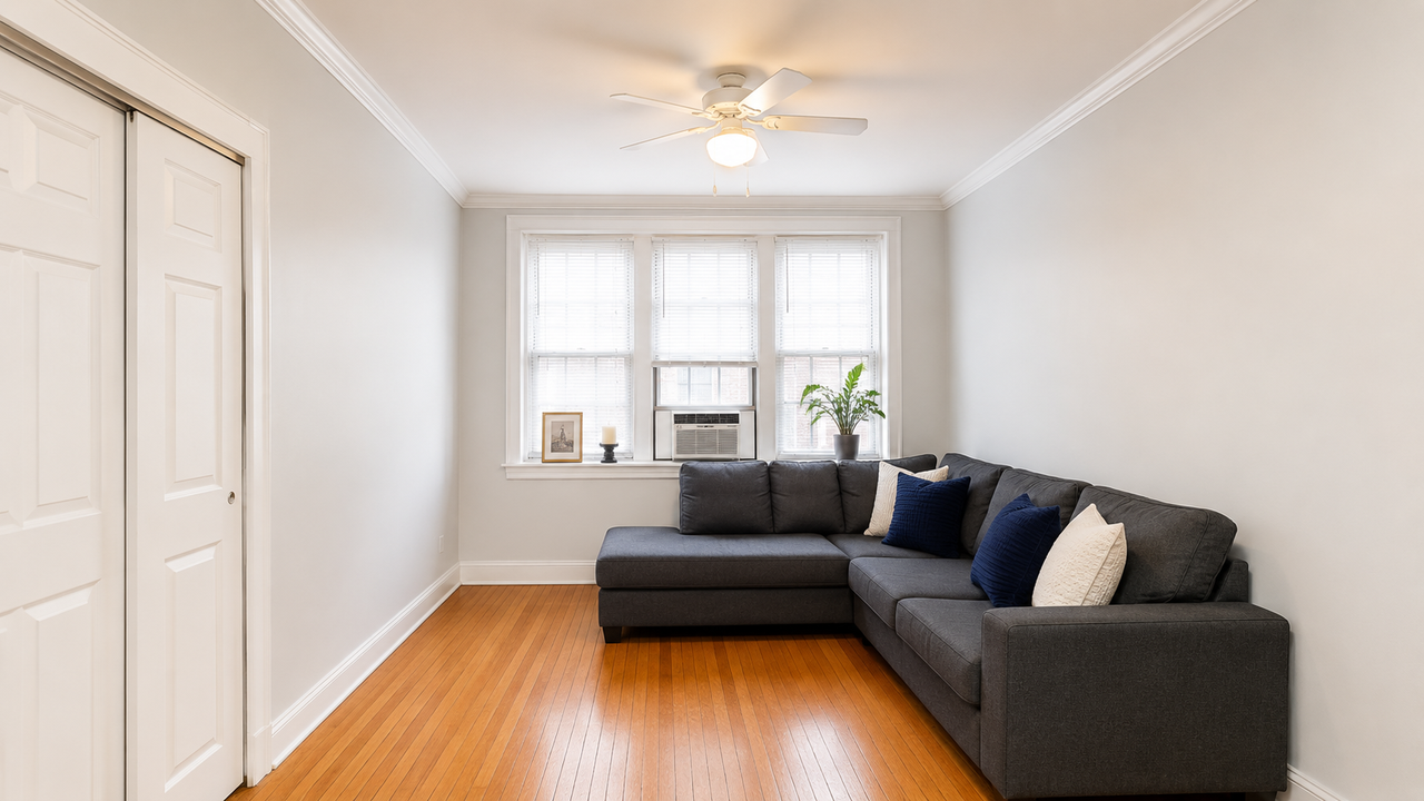 2332 W Addison St #J2 - Photo 3 of 7