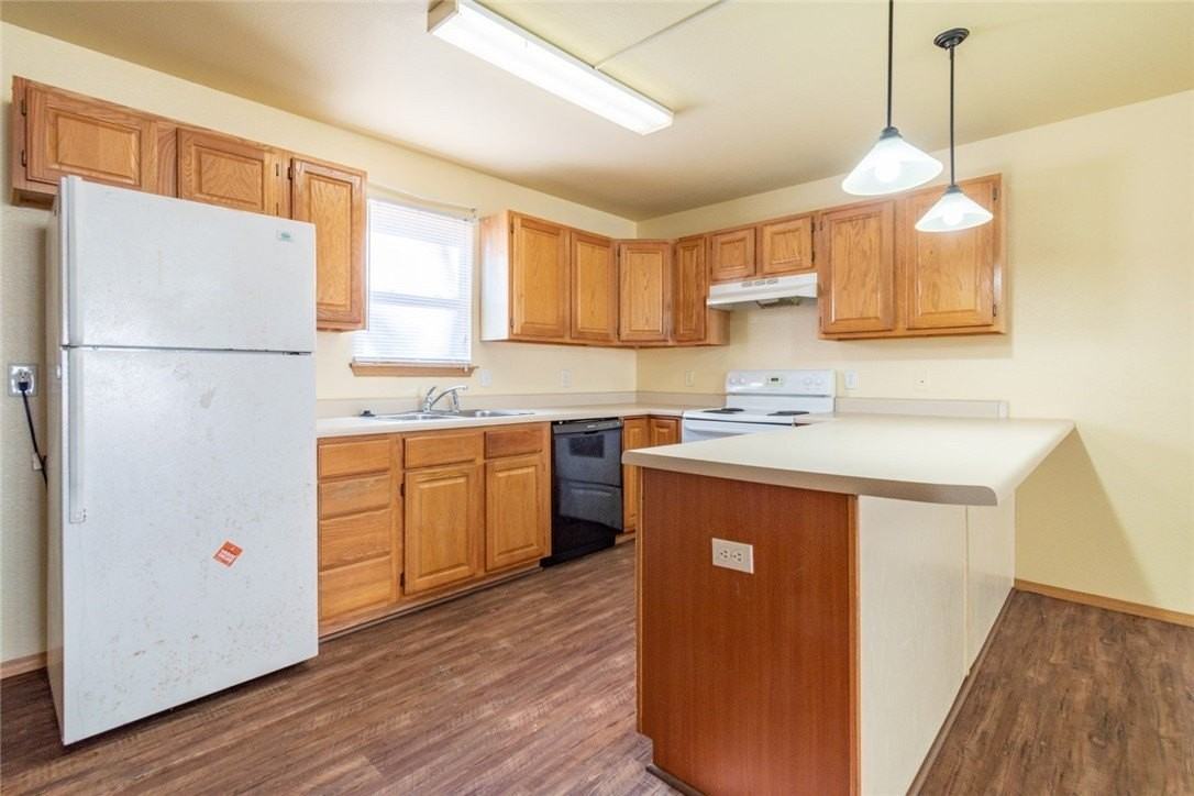 210 Meadow Ct - Photo 4 of 14