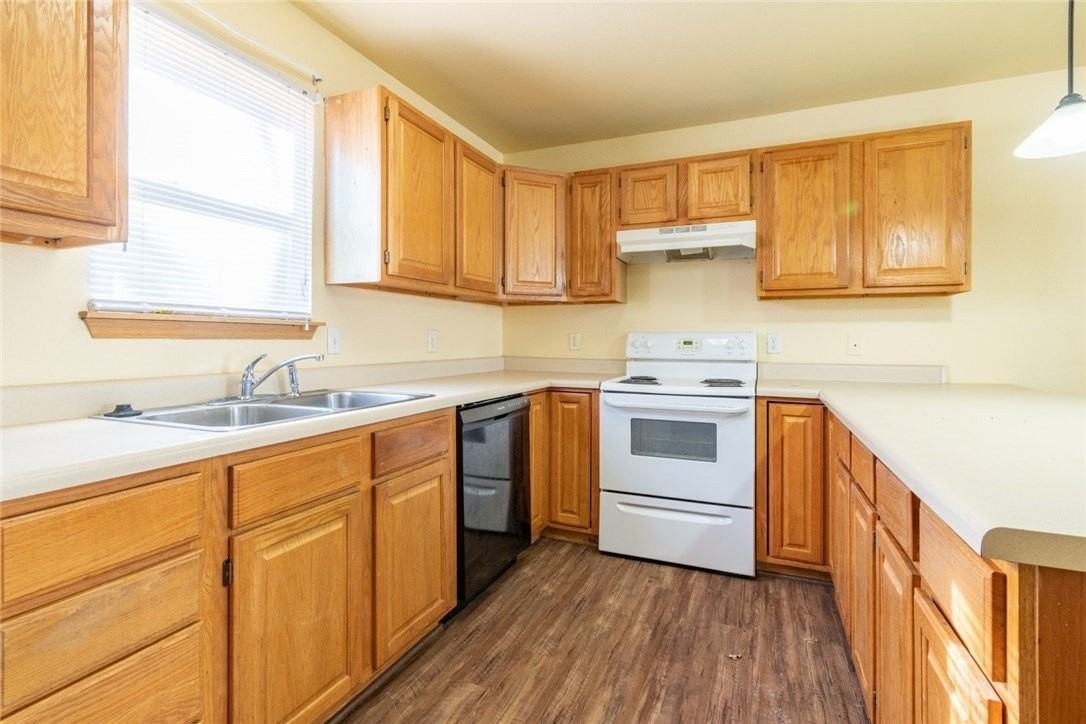 210 Meadow Ct - Photo 5 of 14