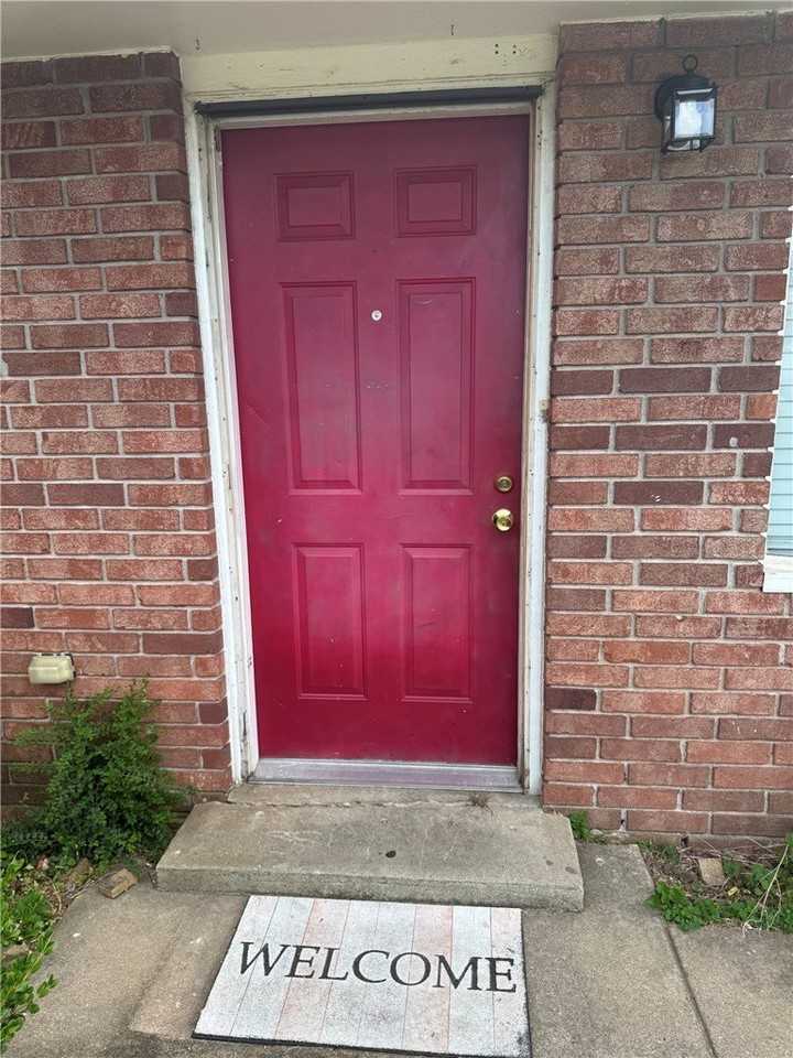 708 N 12th Pl - Photo 2 of 16