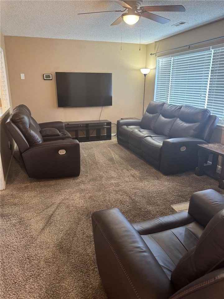 708 N 12th Pl - Photo 3 of 16