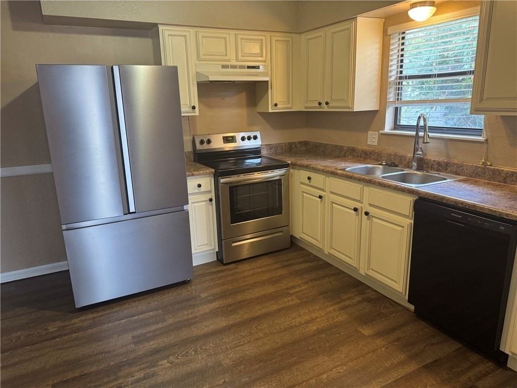 708 N 12th Pl - Photo 5 of 16