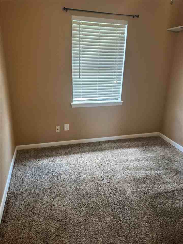 708 N 12th Pl - Photo 7 of 16