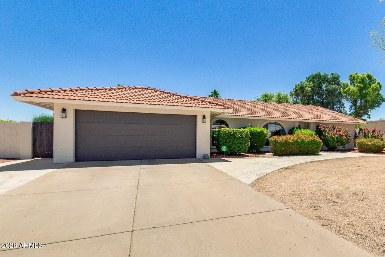 11209 N 45th Way - Photo 2 of 27
