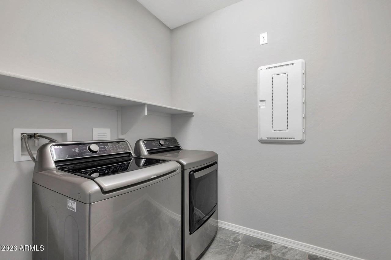 5819 N 88th Ln - Photo 5 of 25