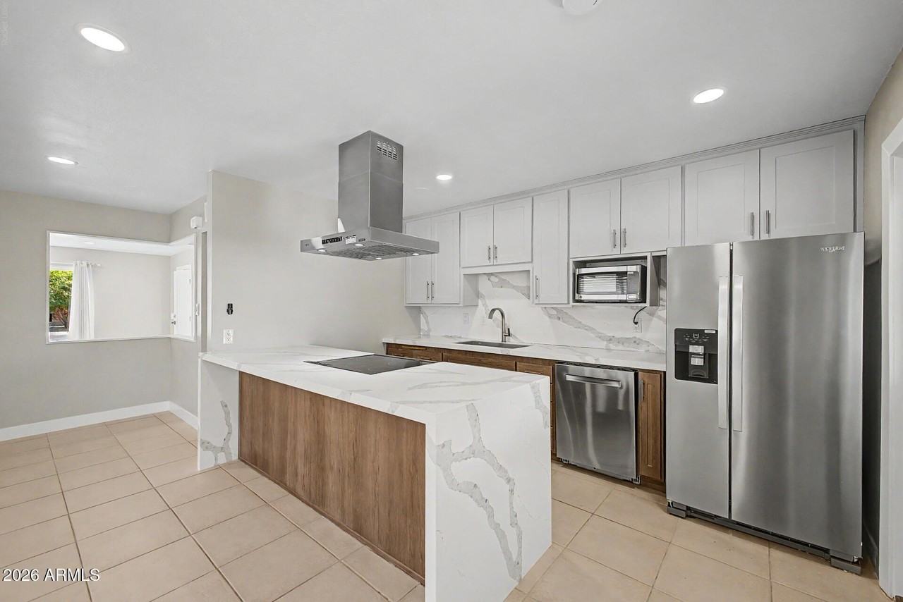 8730 E Rancho Vista Dr - Photo 4 of 22
