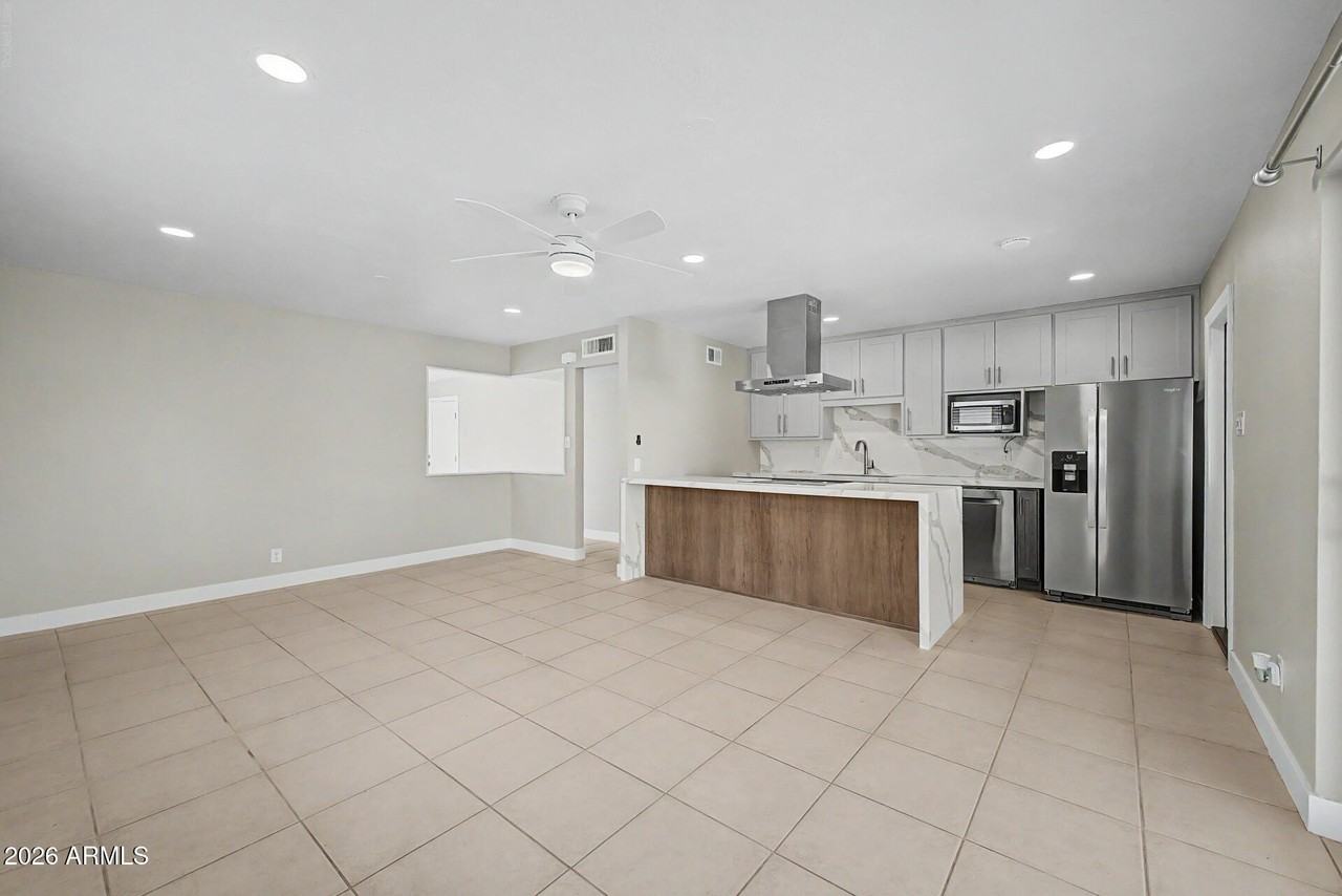 8730 E Rancho Vista Dr - Photo 7 of 22