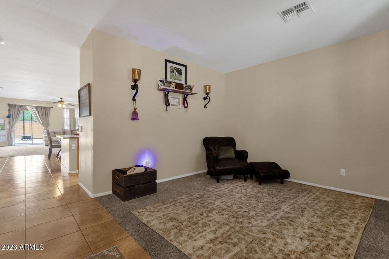 3422 W Leodra Ln - Photo 3 of 36
