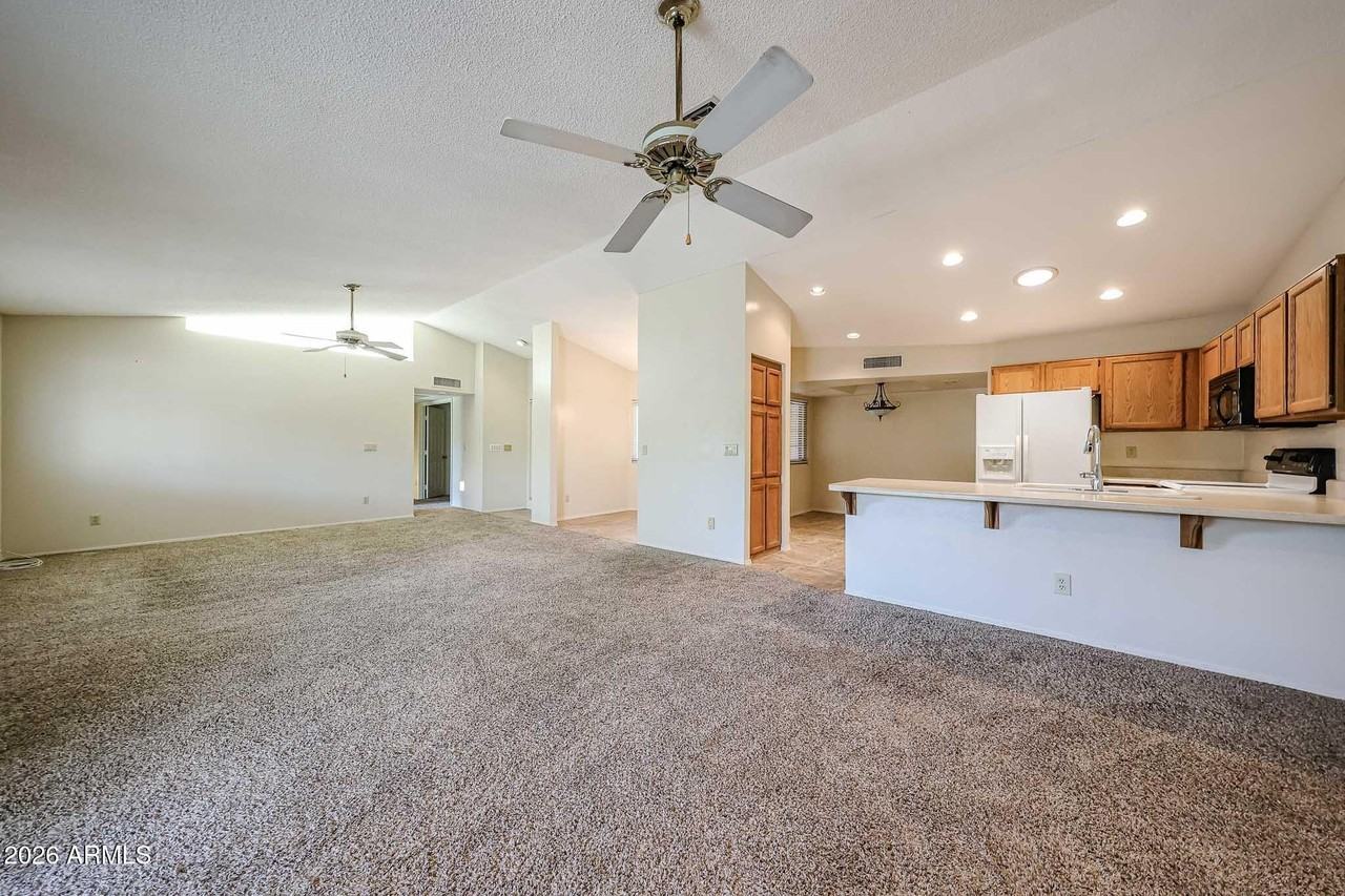 3233 E Desert Cove Ave - Photo 7 of 32