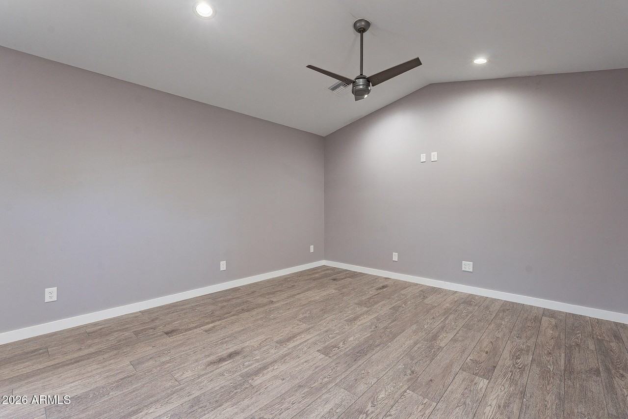 523 N Pasadena #B - Photo 7 of 36