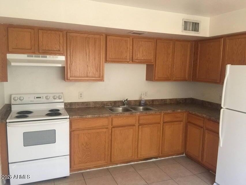 1233 E Henry St #B - Photo 3 of 13
