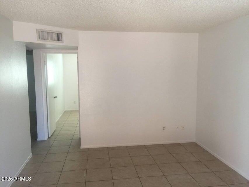 1233 E Henry St #B - Photo 4 of 13