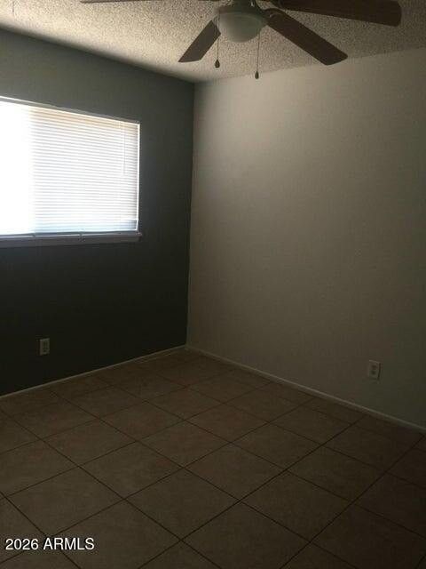 1233 E Henry St #B - Photo 6 of 13