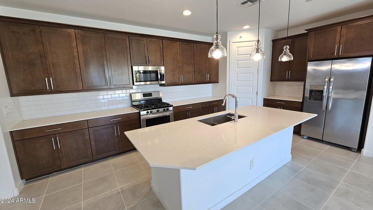 32029 N 123rd Ln - Photo 4 of 39