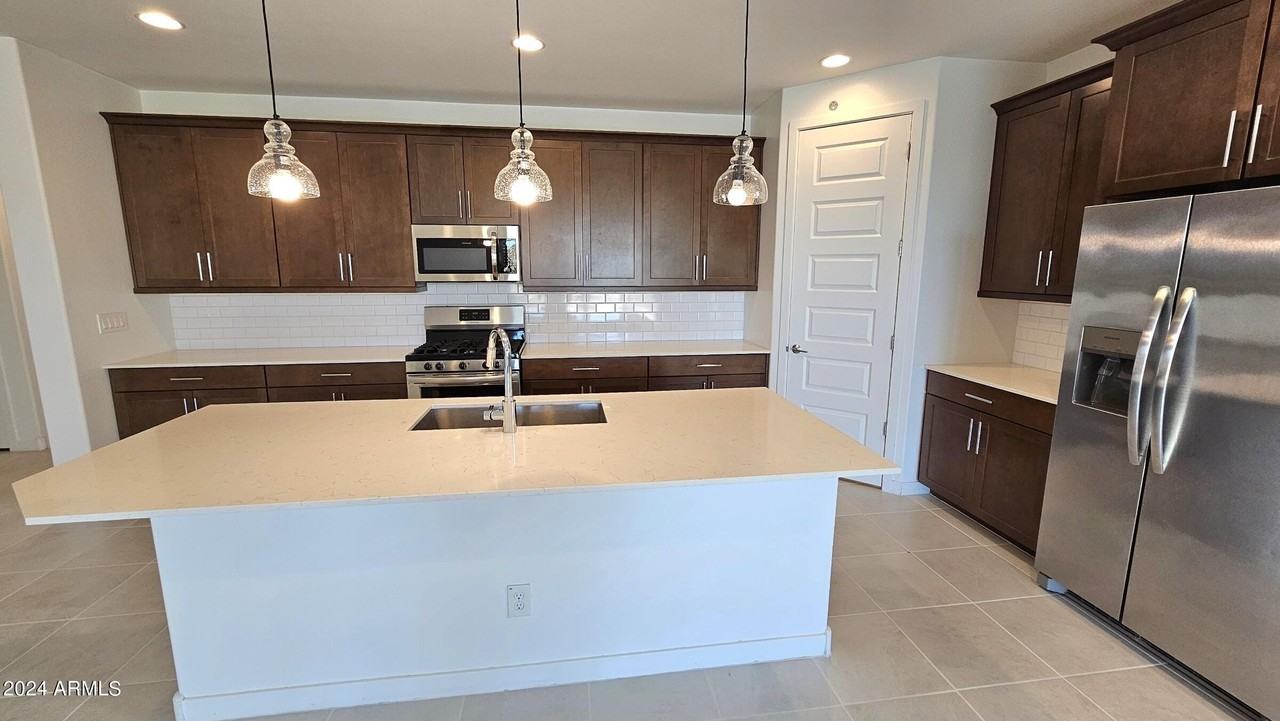 32029 N 123rd Ln - Photo 5 of 39