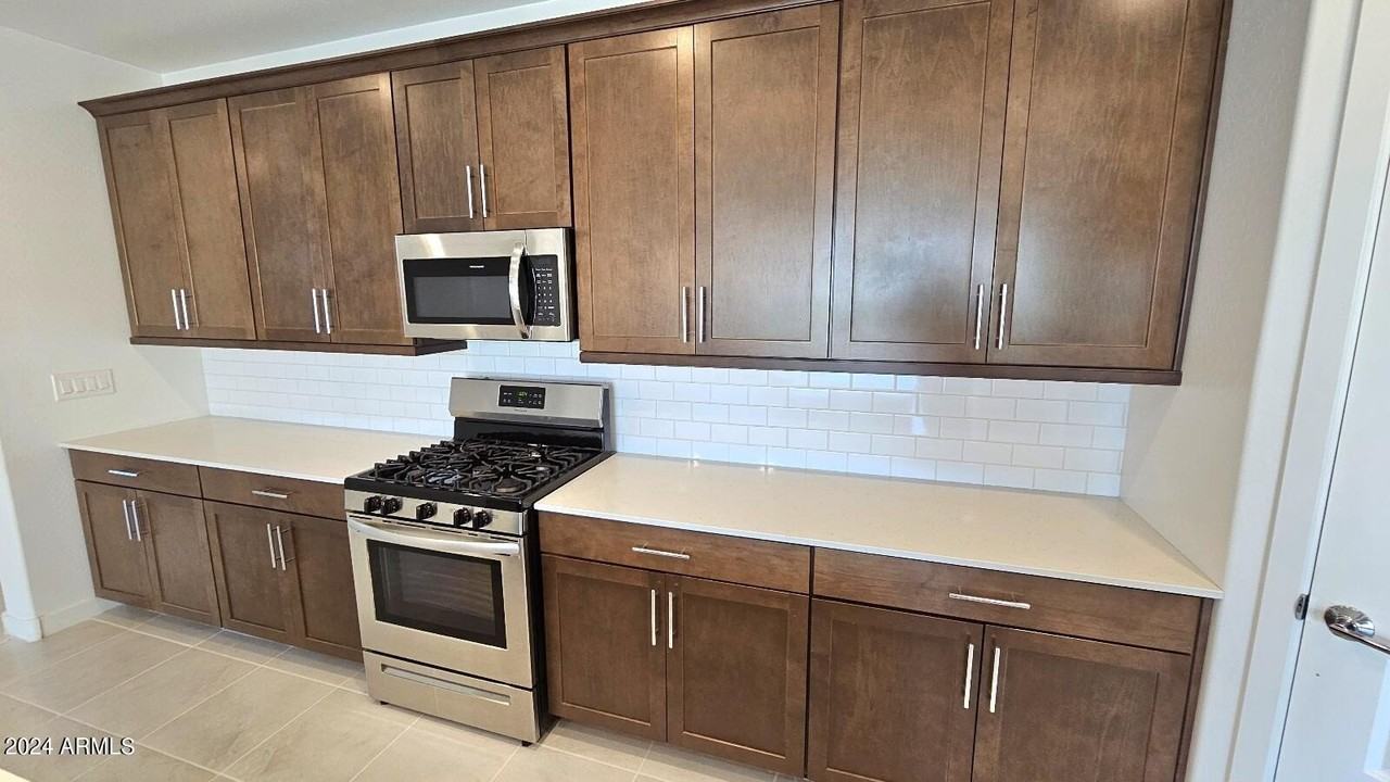 32029 N 123rd Ln - Photo 6 of 39