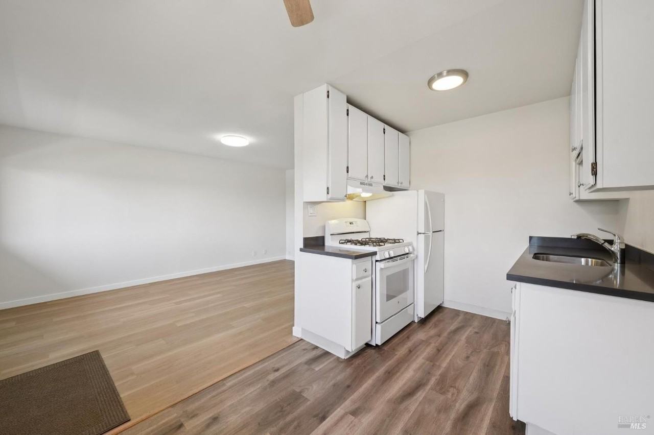 83 Pixley Ave #7 - Photo 7 of 24